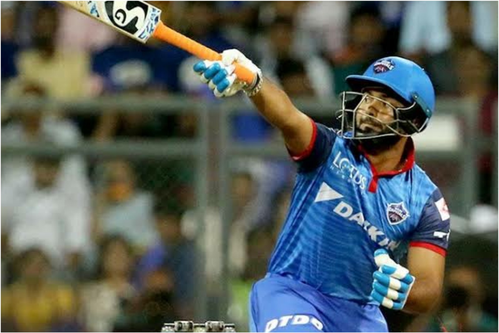 WATCH: Rishabh Pant caught abusing after losing wicket against KKR