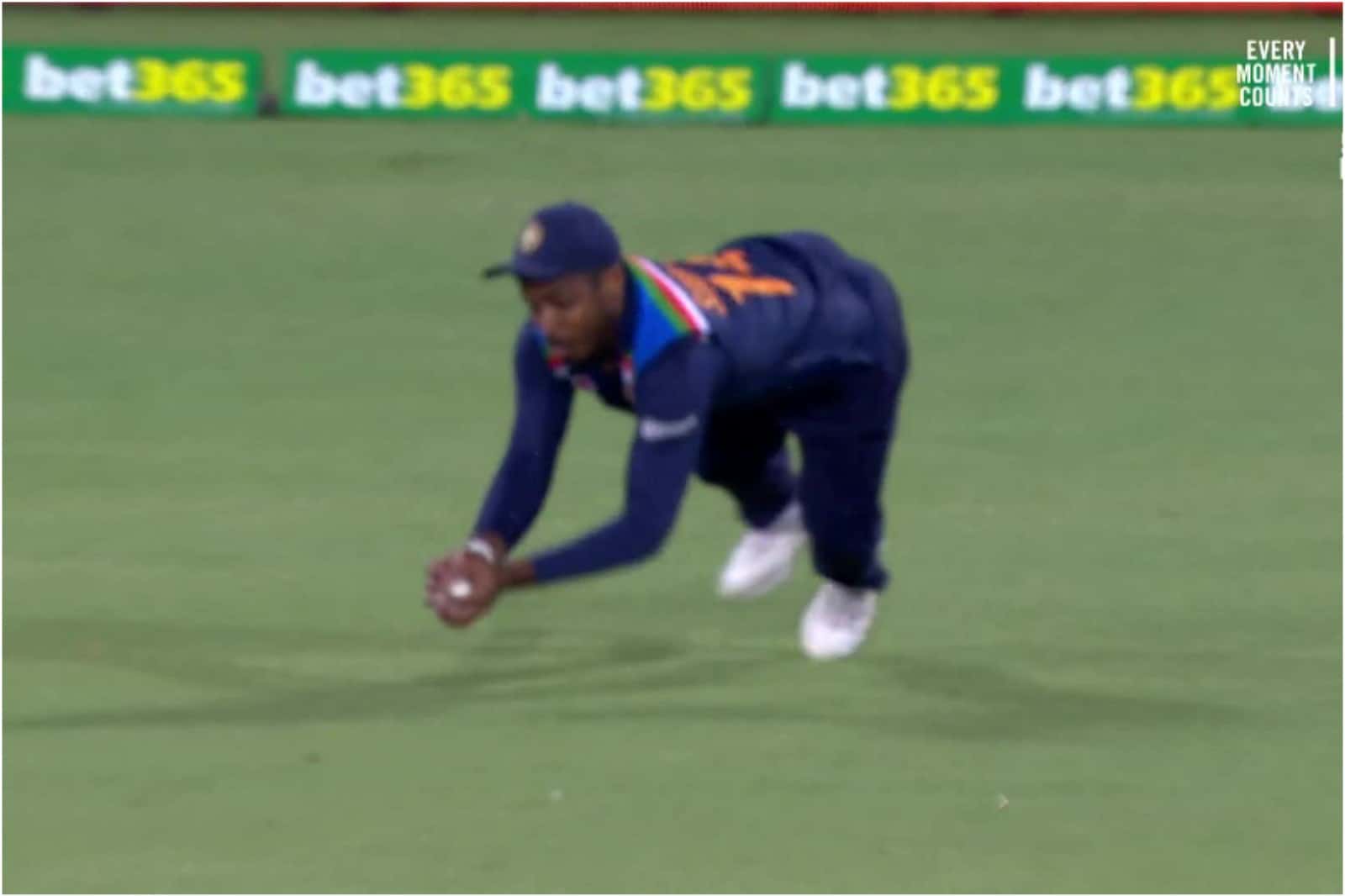 WATCH: STUNNING Sanju Samson catch to dismiss Steve Smith in 1st IND vs AUS T20I