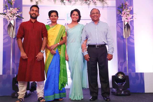 Dinesh Karthik with his family