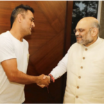 “समर्थन के लिए संपर्क” के अंतर्गत मिले शाह और धोनी
