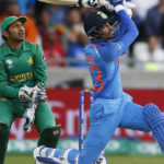 इन 4 गेंदबाजों की गेंद पर हार्दिक पांड्या लगा चुके हैं लगातार तीन छक्के, लिस्ट में दो पाकिस्तानी