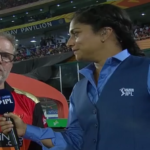 IPL 2019: SRH के कोच टॉम मूडी का Interview लेने के लिए एंकर ने किया ऐसा जो पहले नहीं देखा