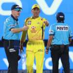 CSK vs RR: देखें क्यों खोया कैप्टन कूल धोनी ने बीच मैदान पर आपा