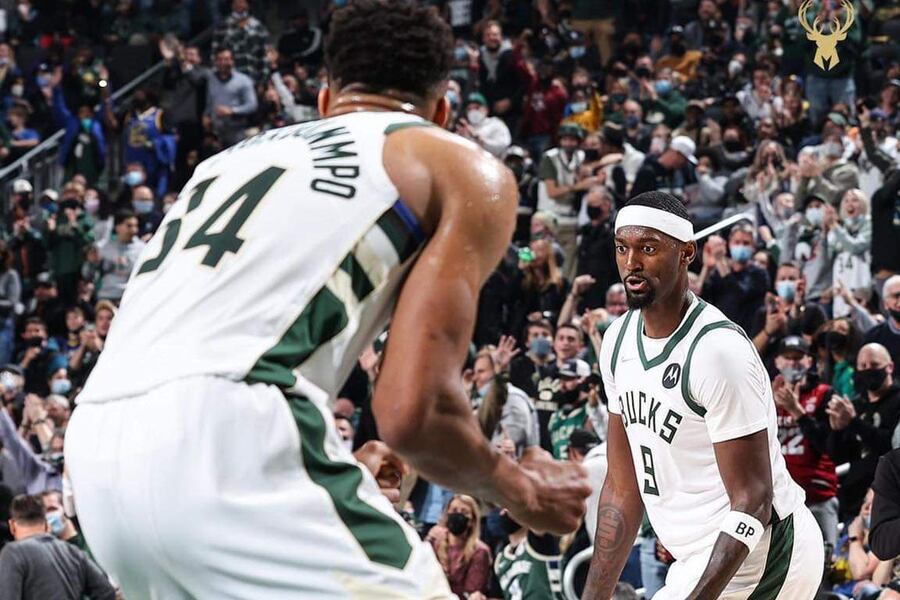 Giannis Antetokounmpo Bobby Portis celebrating POR vs MIL Dream11 