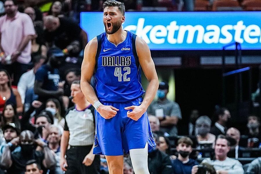 Maxi Kleber flexing NOP vs DAL Dream11