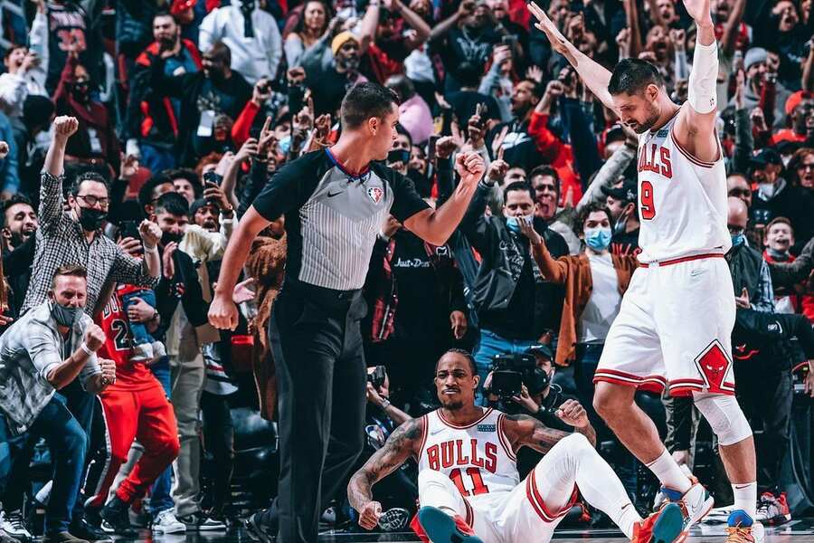 DeMar DeRozan celebrating with Nikola Vucevic MIA vs CHI Dream11