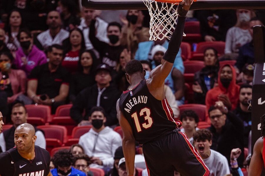 Bam Adebayo dunking MIA vs CHI Dream11