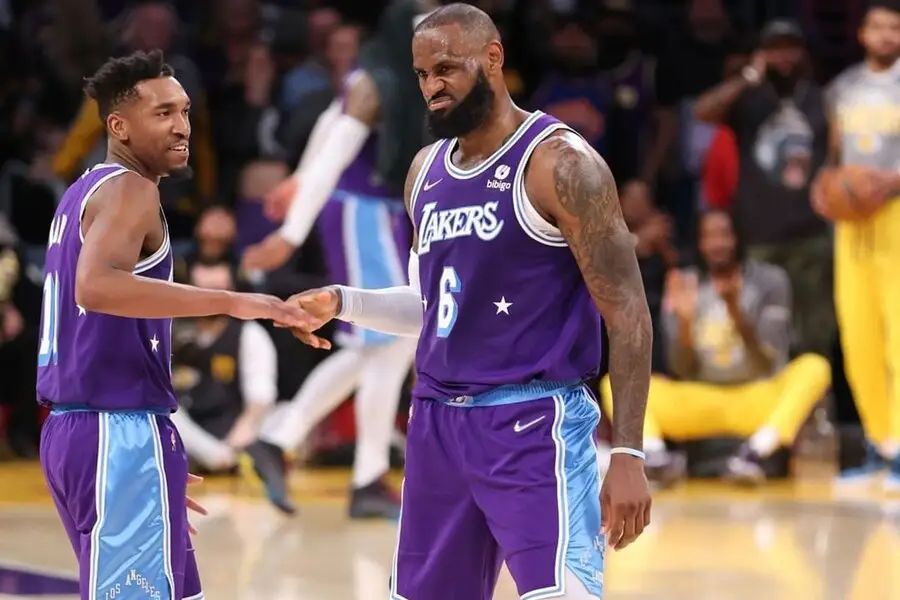 Malik Monk tapping LeBron James LAL vs TOR Dream11