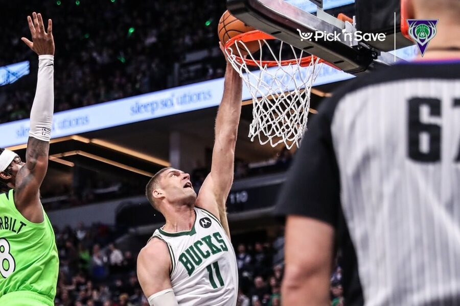 Brook Lopez dunking MIL vs CHI Dream11