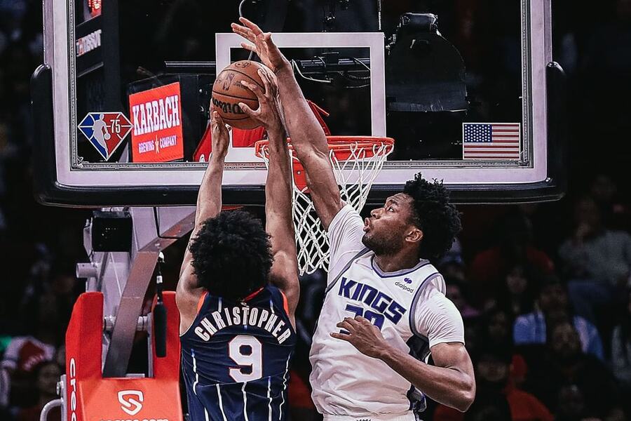 Damian Jones blocking Josh Christopher LAC vs SAC Dream11