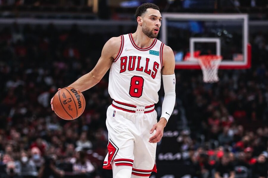 Zach LaVine bringing the ball up CHI vs MIL Dream11