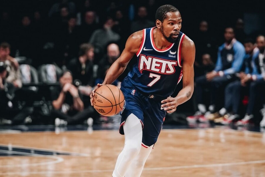 Kevin Durant dribbling past ATL Vs BKN Dream11