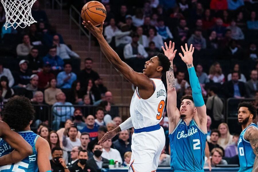 RJ Barrett left-handed layup over LaMelo Ball NYK vs BKN Dream11