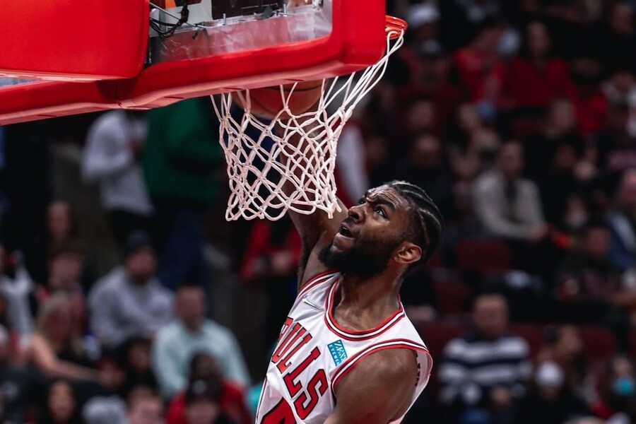 Patrick Williams dunking 