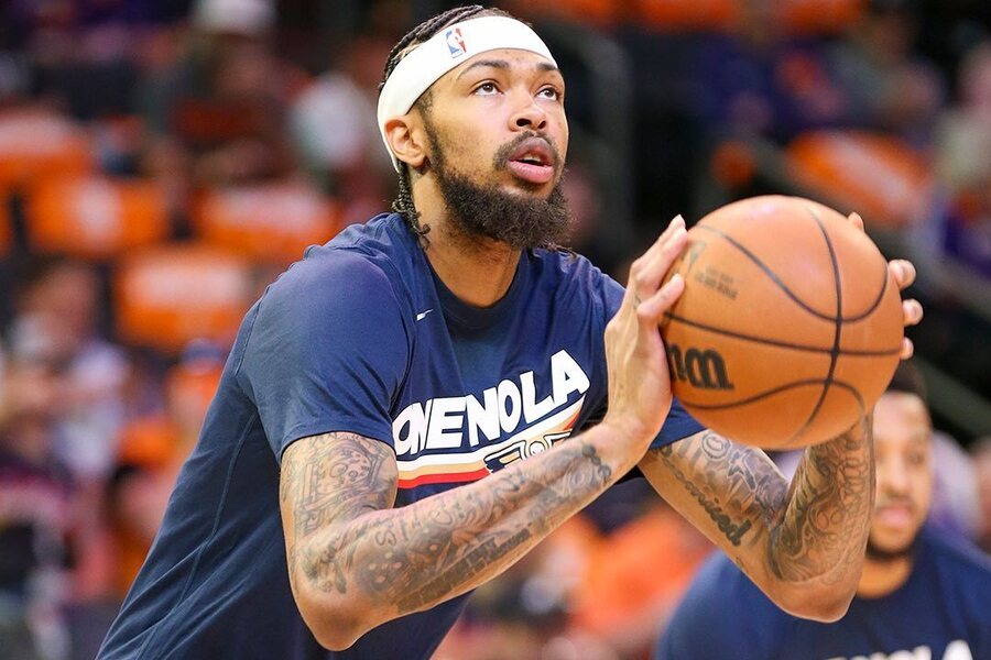 Brandon Ingram practising free-throws