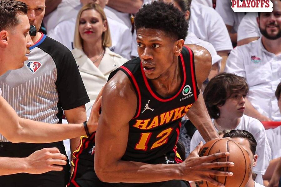 DeAndre Hunter sizing up Duncan Robinson ATL vs MIA Dream11