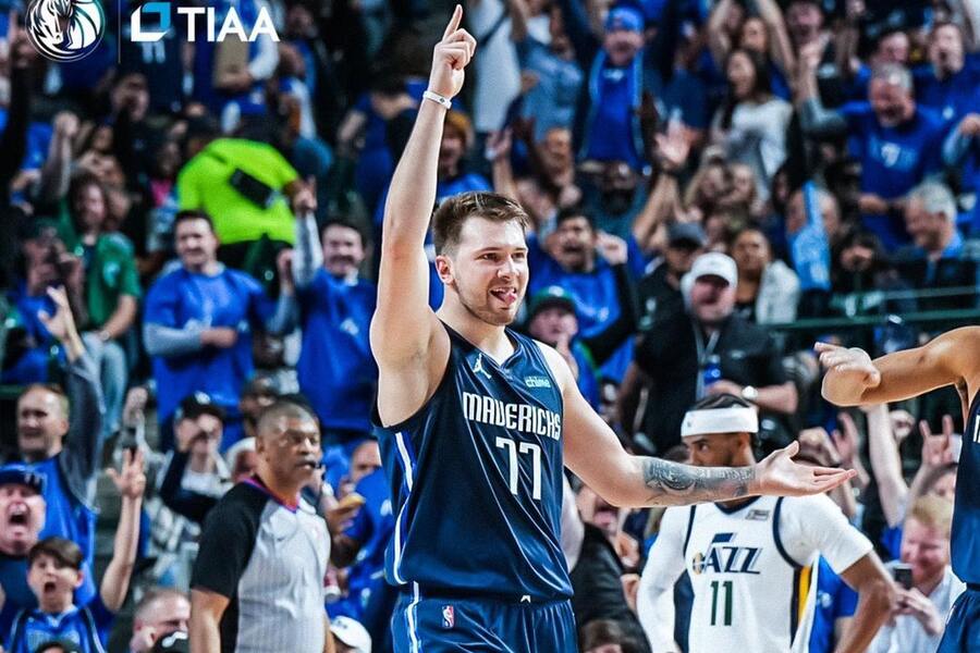 Luka Doncic finger-up UTA vs DAL Dream11