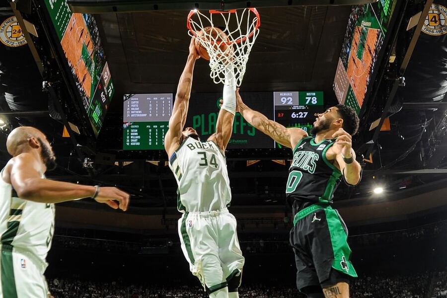 Giannis Antetokounmpo dunking BOS vs MIL Dream11