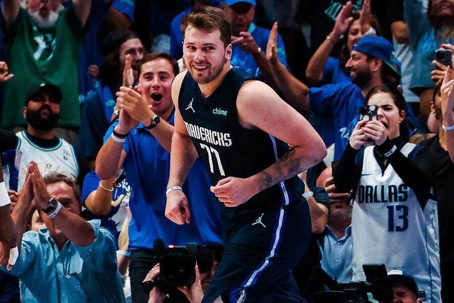 Luka Doncic celeberating PHX vs DAL Dream11