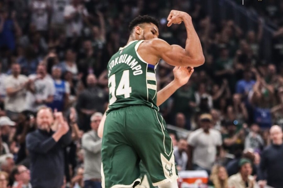 Giannis Antetokounmpo Flexing BOS vs MIL Dream11