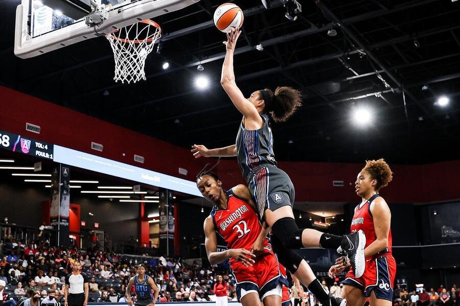 Nia Coffey tough finish PHO vs ATL Dream11