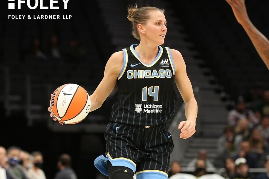 Courtney Vandersloot bringing the ball up CHI vs WAS Dream11