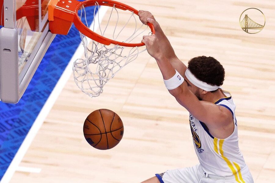 Klay Thompson dunking DAL vs GSW Dream11