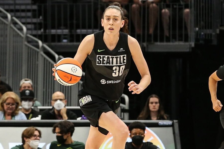 Breanna Stewart pushing the ball SEA vs LAS Dream11