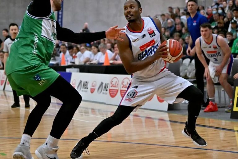 Sam Thompson going for a stepback jumpers WST vs NG Dream11