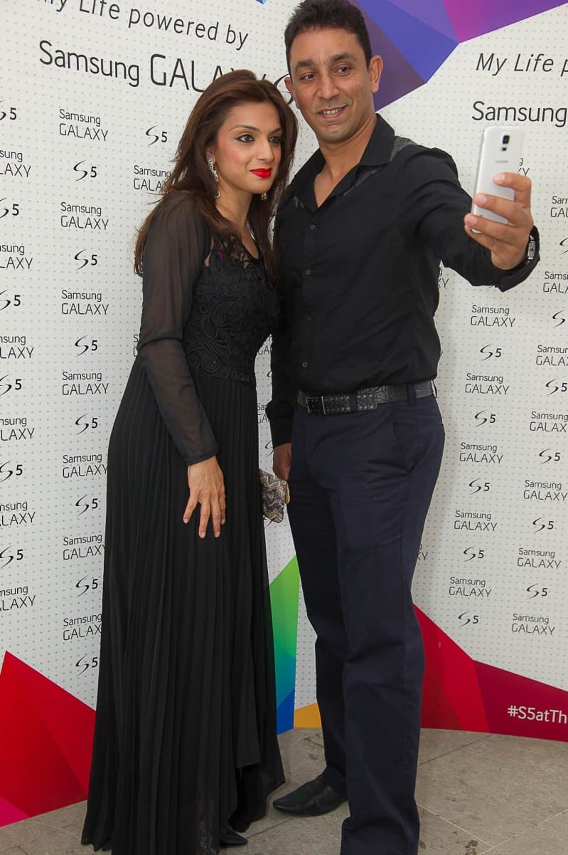 Azhar Mahmood wife