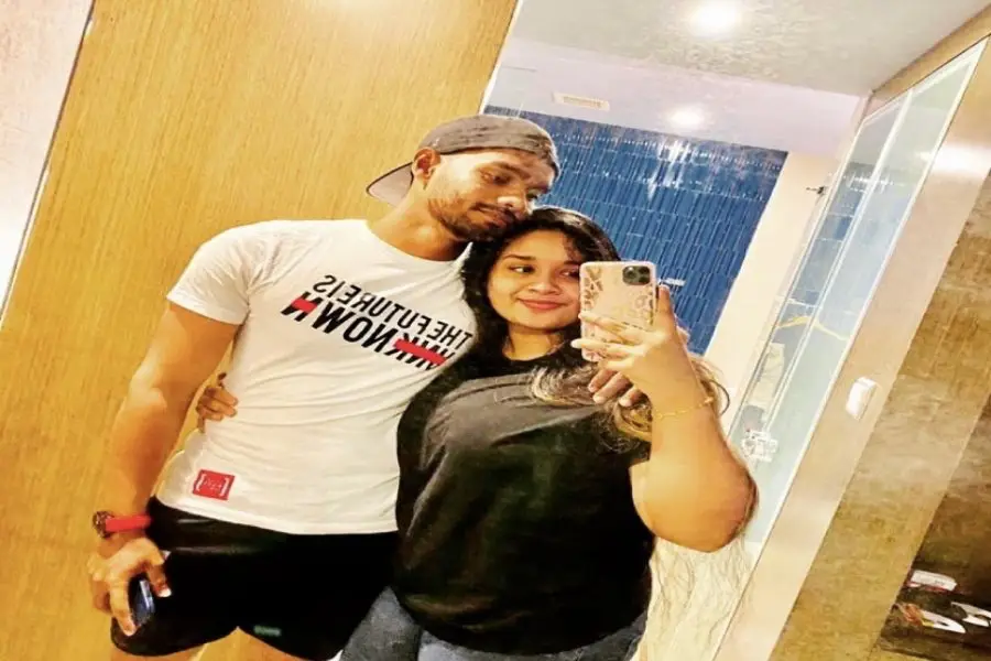 Dhananjaya de Silva wife