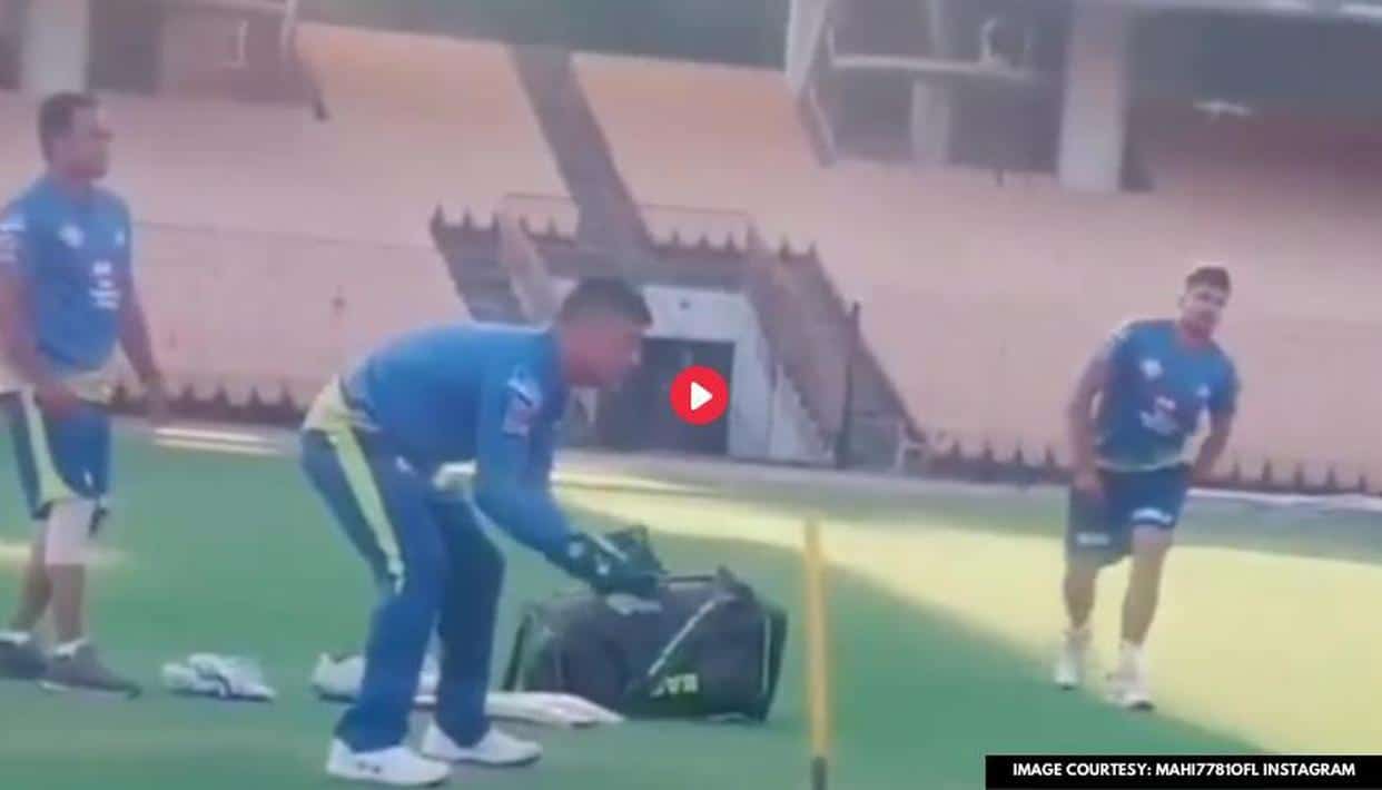 Watch: MS Dhoni dons keeping gloves after long time off the game