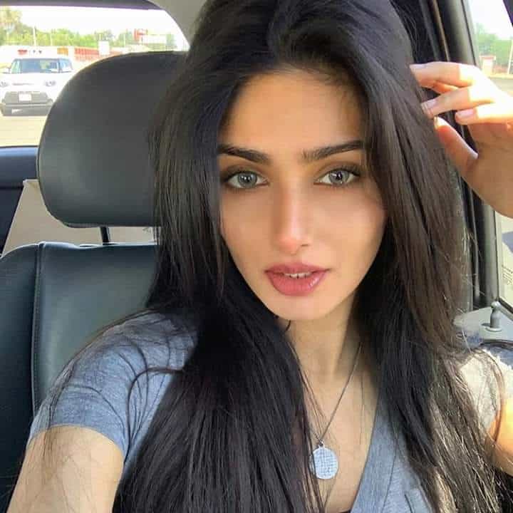 pakistan cricketer wife