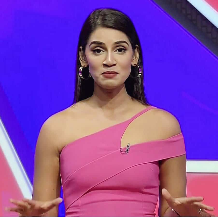 Jasprit Bumrah Wife, Sanjana Ganesan Back to Work, Twitterati Asks About The Cricketer's Whereabout