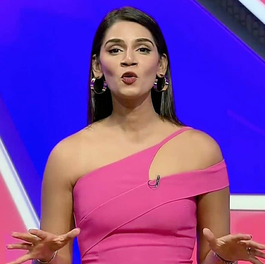 Jasprit Bumrah Wife, Sanjana Ganesan Back to Work, Twitterati Asks About The Cricketer's Whereabout