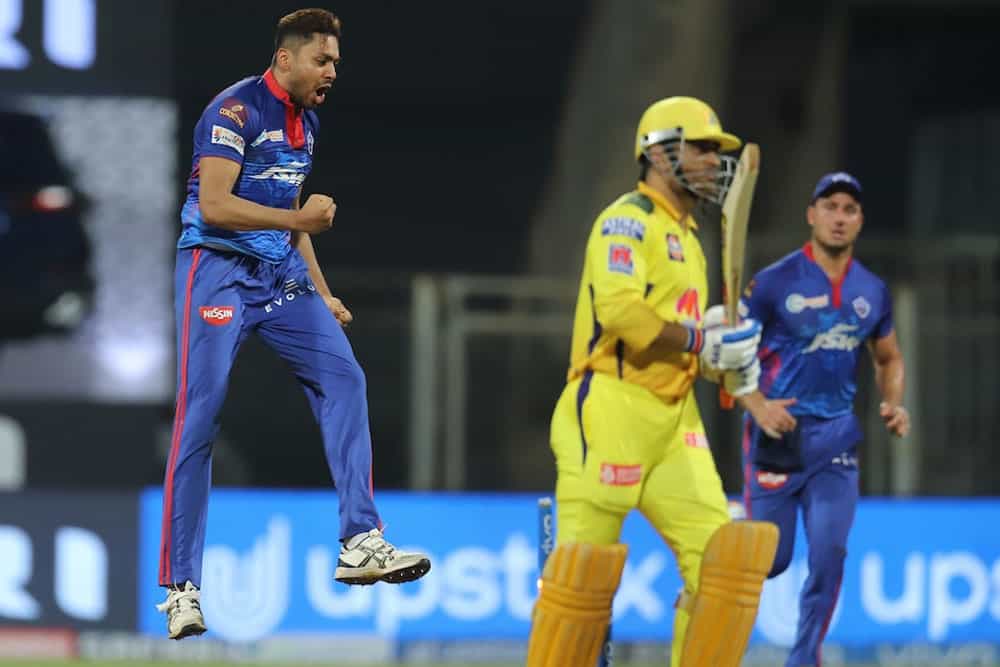 "Real Id Se Aao Rabada": Twitter Reaction After MS Dhoni Getting Bowled By Avesh Khan In CSK vs DC IPL 2021 match