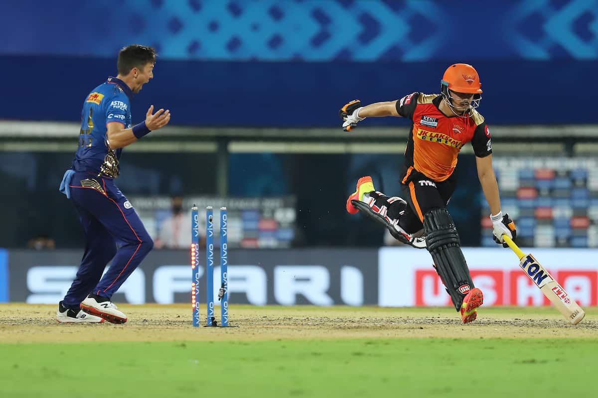 Bull’s Eye Hardik Pandya Runs Abdul Samad Out With A Deadly Throw – WATCH