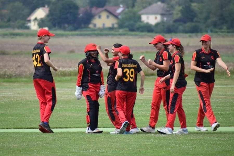 GR-W vs FR-W Dream11