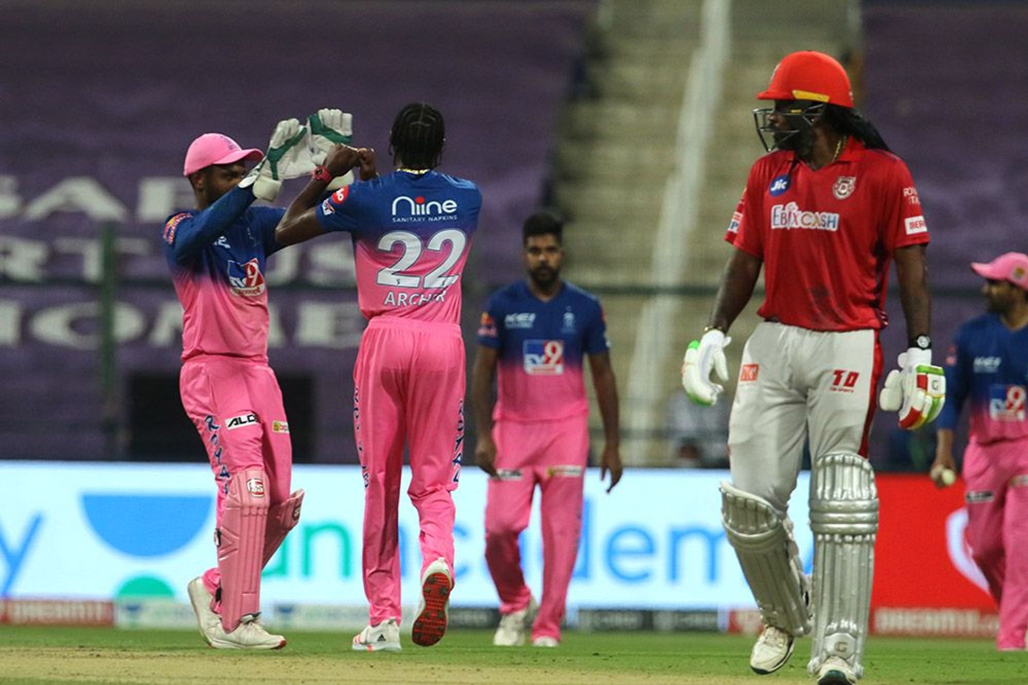 WATCH: Jofra Archer clean bowls Chris Gayle on 99, Universe Boss throws bat in frustration