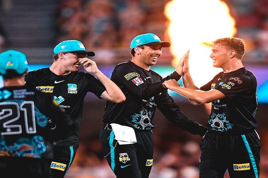 HEA vs STR playing 11
