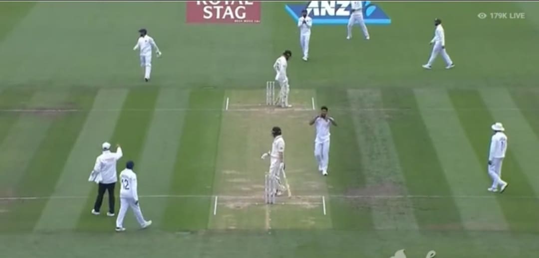 Watch: Umpires reprimand Virat Kohli after Team India captain confuses NZ batsmen