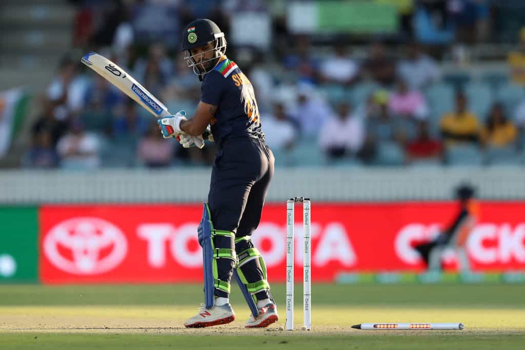 India vs Australia: Shikhar Dhawan Bowled by PERFECT Mitchell Starc YORKER