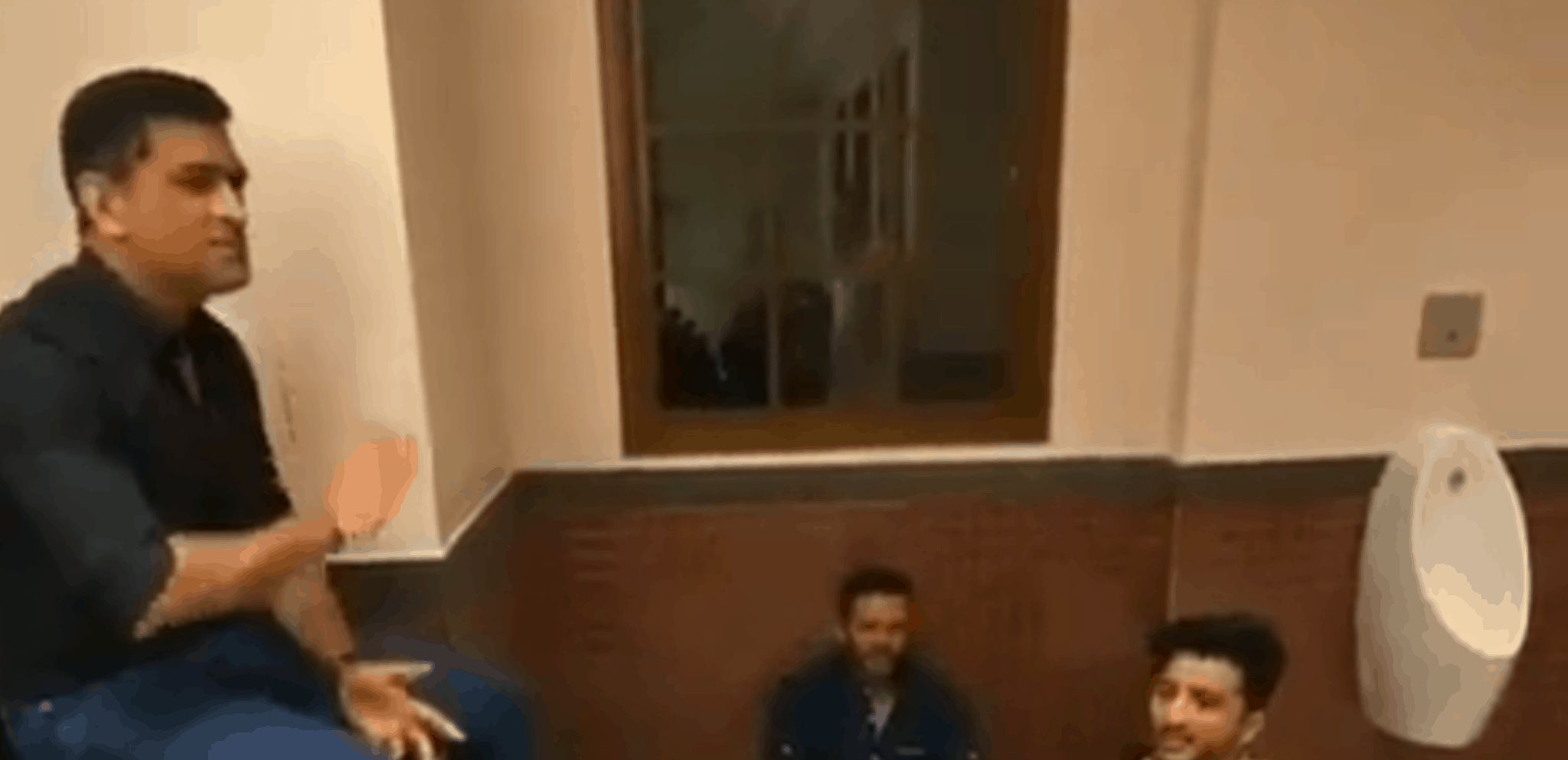 Watch: MS Dhoni sings with Parthiv Patel, Piyush Chawla