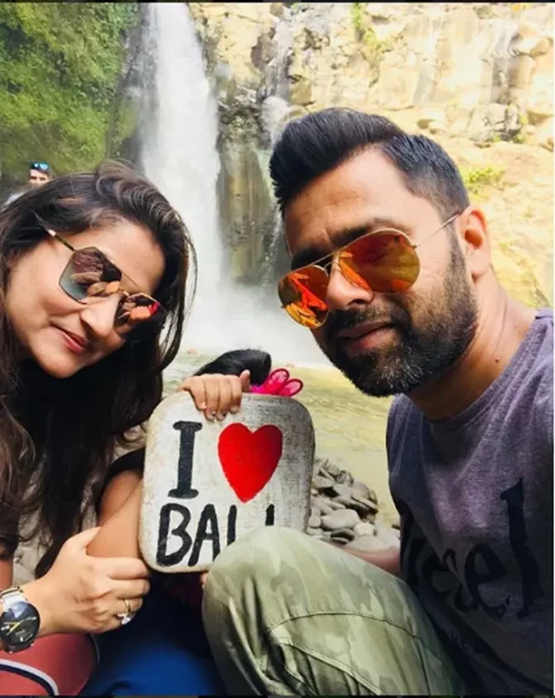 Aakshi Chopra is the wife of Akaash Chopra