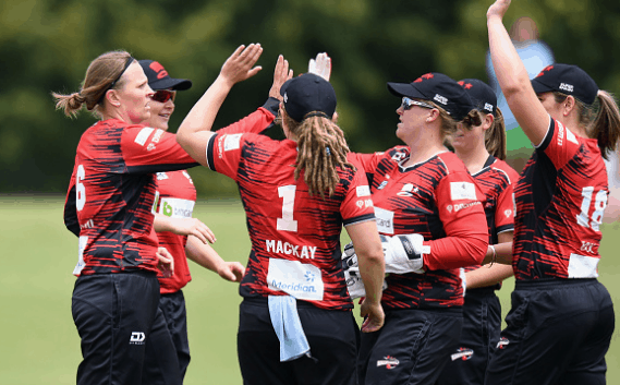 CM W vs CH W Dream11 Team