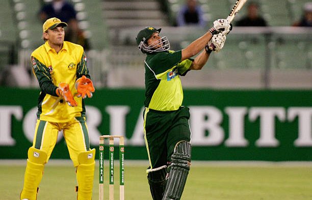 longest six in cricket