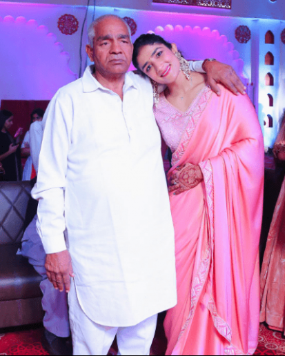 mahavir phogat with sangeeta pho