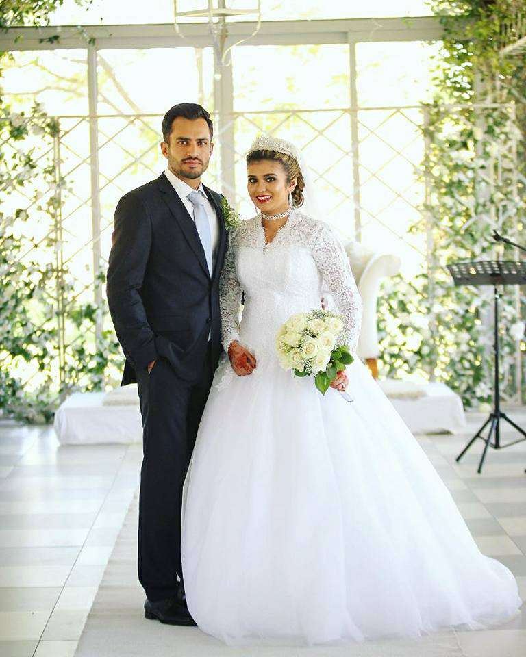 mohammad nawaz with wife Izdihaar