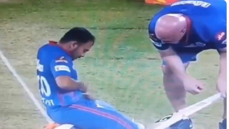 Prithvi Shaw looks inside his track pants in a hilarious video. Netizens can’t stop laughing!