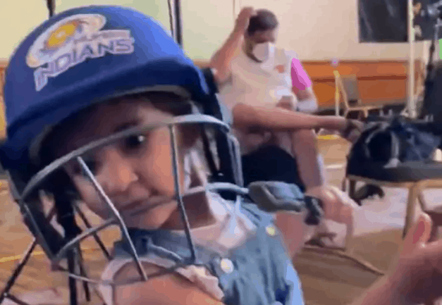 Samaira impersonates father Rohit Sharma’s trademark “Pull Shot” in adorable video. WATCH